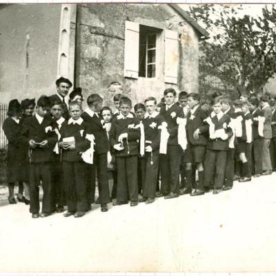 Moncharmont guy communion 1940