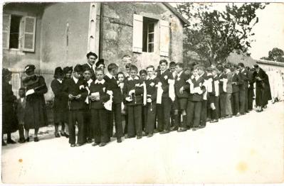 Moncharmont guy communion 1940